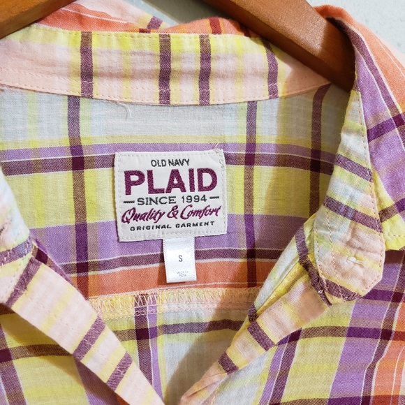 Old Navy plaid botton down S - Picture 2 of 5
